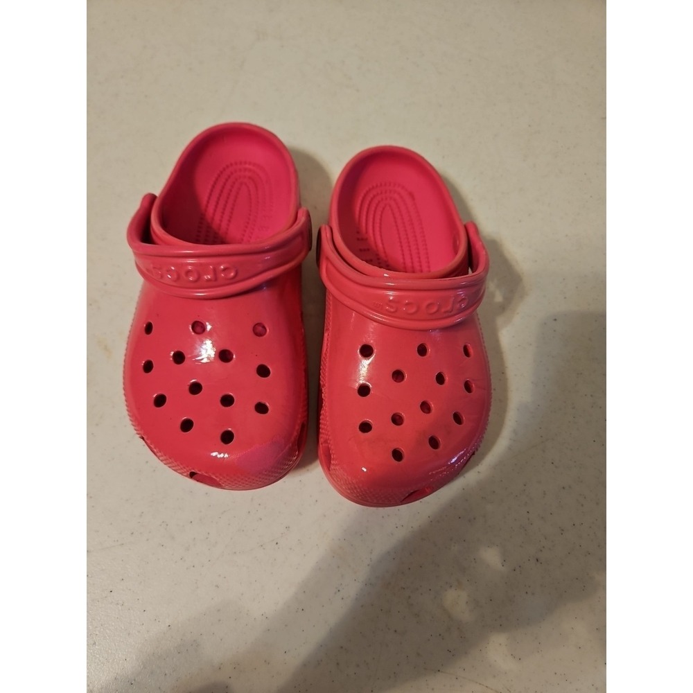 Crocs‎ Sandals Size J-2 Classic Neon Highlighter Pink Kids Crocs